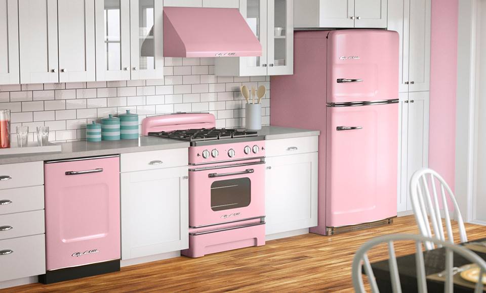 Outra opção é colocar somente os eletrodomésticos em rosa (Foto: Reprodução)